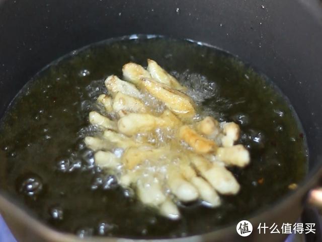 杏鲍菇这样做，和饭馆一样又酥又香，像花儿一样好看好吃