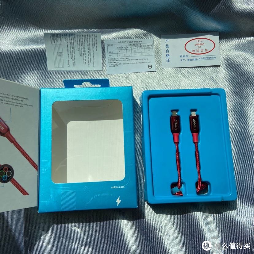 Anker3代拉车线+Nano18w快充套装：小巧精致又可独当一面