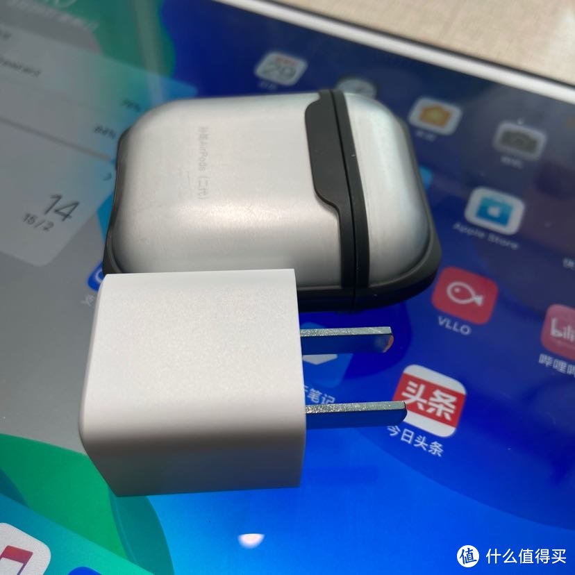 Anker3代拉车线+Nano18w快充套装：小巧精致又可独当一面