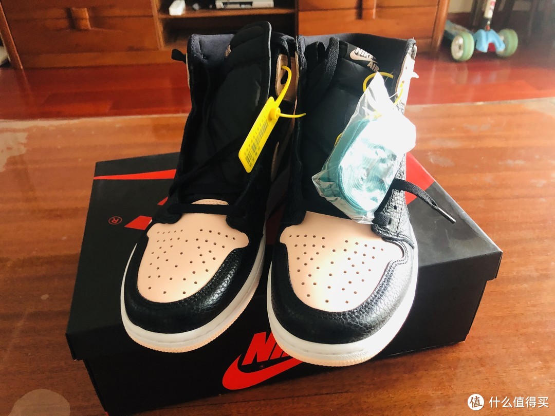 原价买AJ1九孔他不香么----AIR JORDAN 1 黑粉