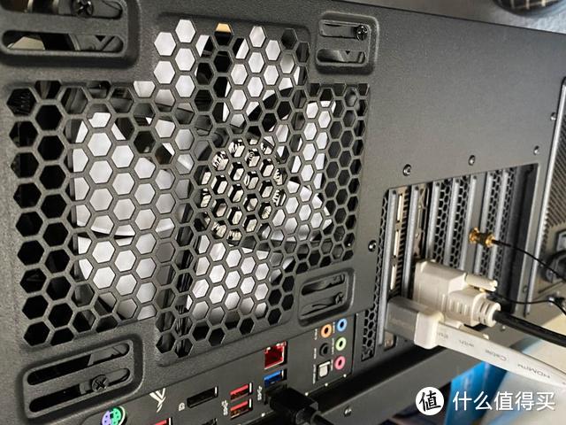 一键超频上5G什么 感觉，把玩华硕ROG Strix Z390-F Gaming电竞主板