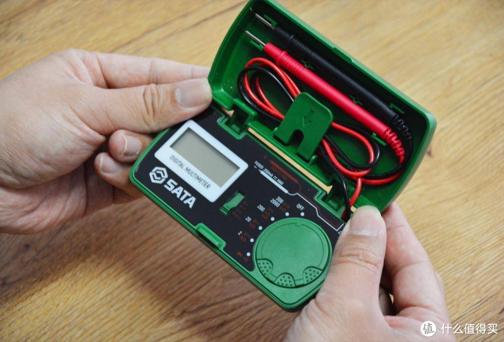 满足各种家用电压、电流的测量，世达口袋式数字万用表上手体验