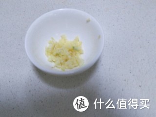 海螺水煮原汁原味，配上蘸料鲜极了