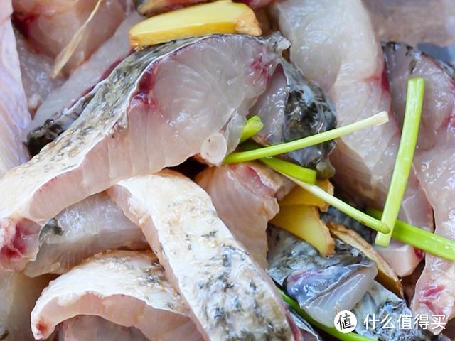草鱼这样做，酥香爆汁，超级好吃，自己也可以做出经典的苏式熏鱼