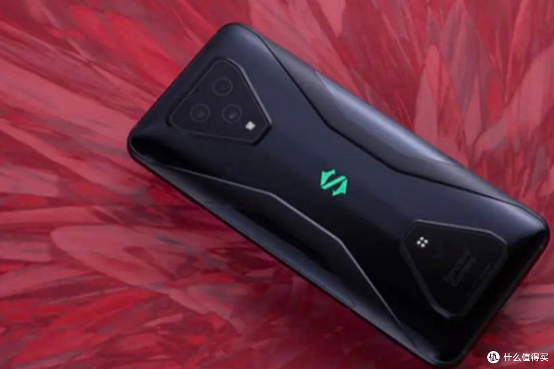 腾讯黑鲨3pro游戏表现如何对比苹果旗舰差距有多少