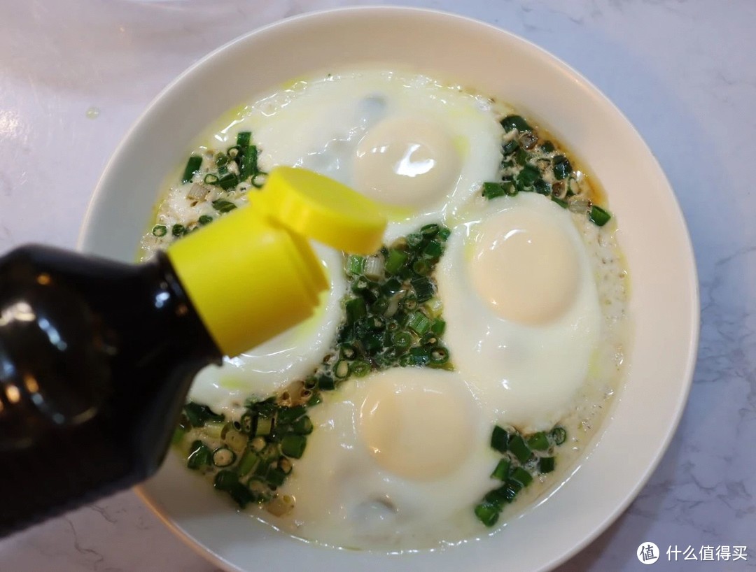 早餐别总吃煮鸡蛋，试试这道香葱卧蛋，蒸8分钟就好，鲜嫩有营养