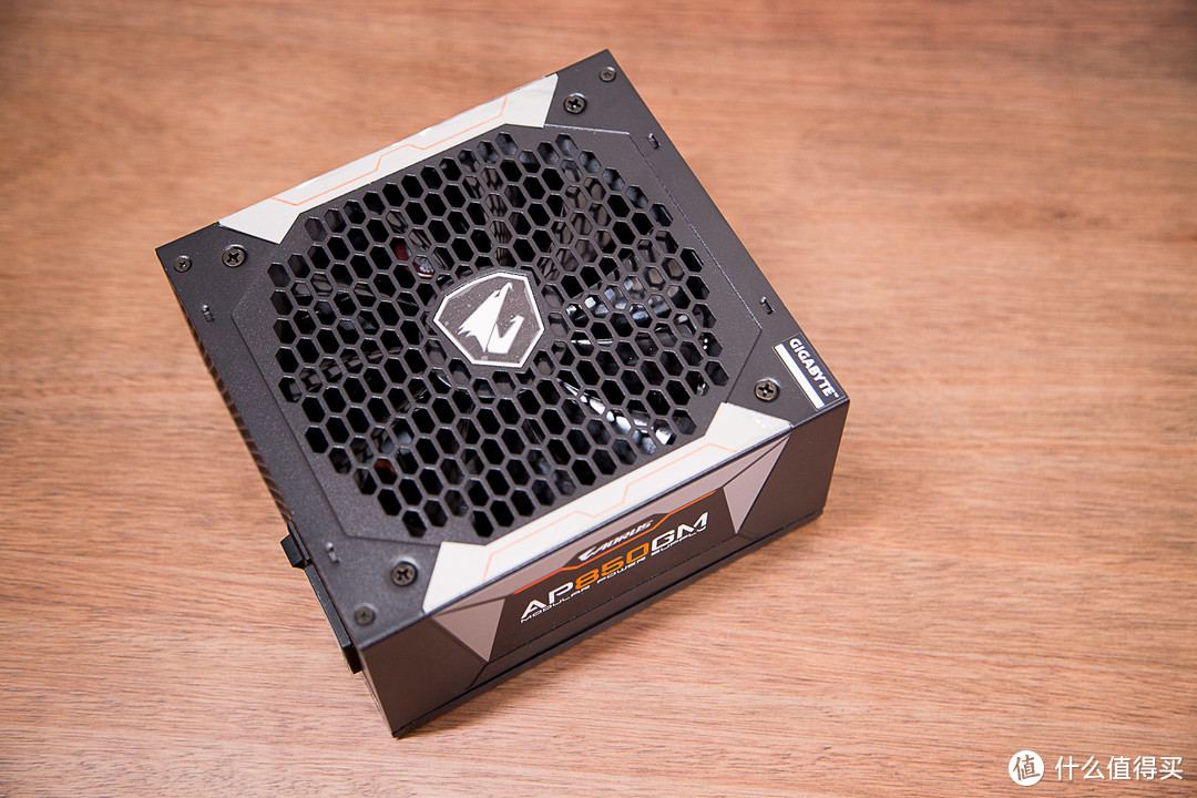 高端DIY平台信仰：技嘉AORUS金雕AP850GM 850W全模块电源开箱体验