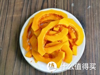 这道麻花加了南瓜，萱软美味，超级好吃