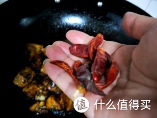 一盘大盘鸡和几碗宽面，一家人就可以吃的饱饱的啦