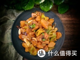 一盘大盘鸡和几碗宽面，一家人就可以吃的饱饱的啦