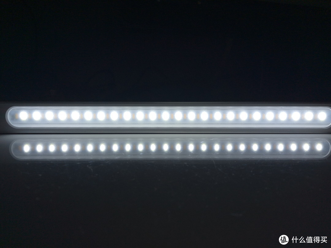 两组色温的LED灯组交替实现色温变化