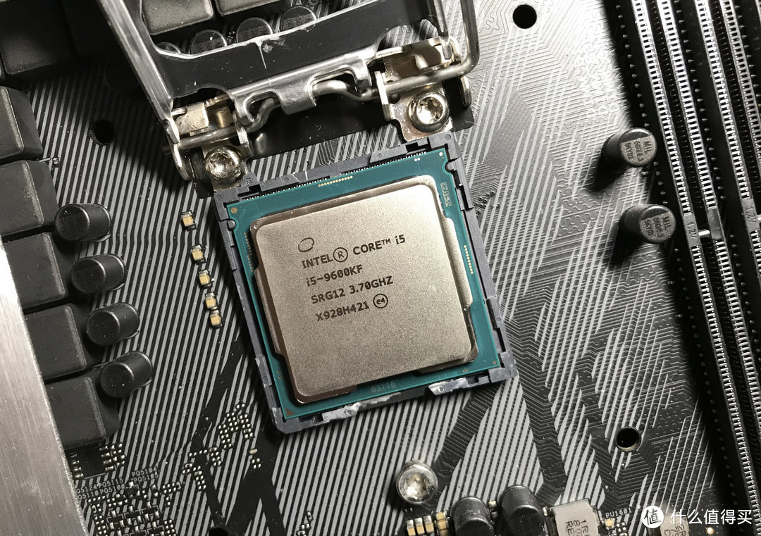 CPU：i5 9600KF