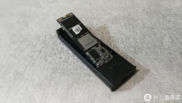 技嘉Gen4 SSD