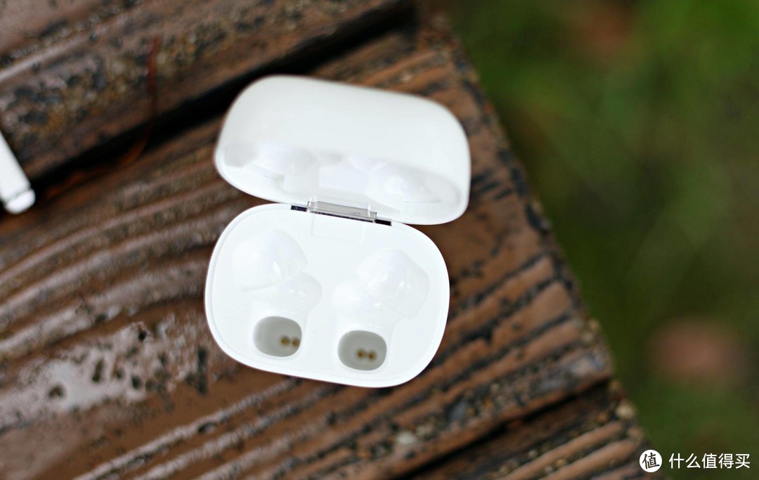 长得有点Airpods，但多了主动降噪，体验还很棒