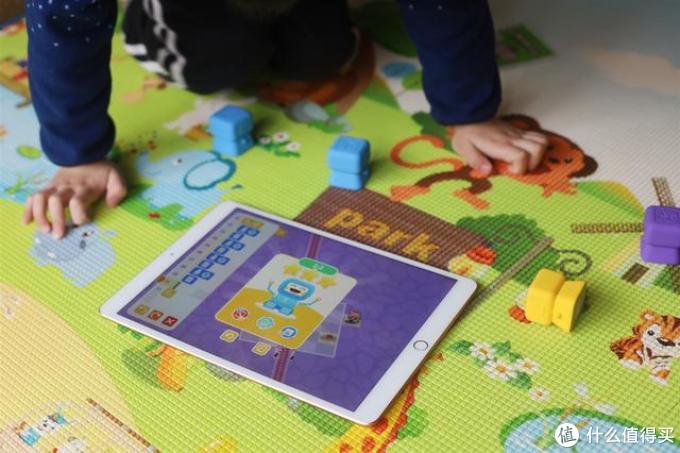 别小看这款神奇的积木,4岁的孩子也能用它学编程