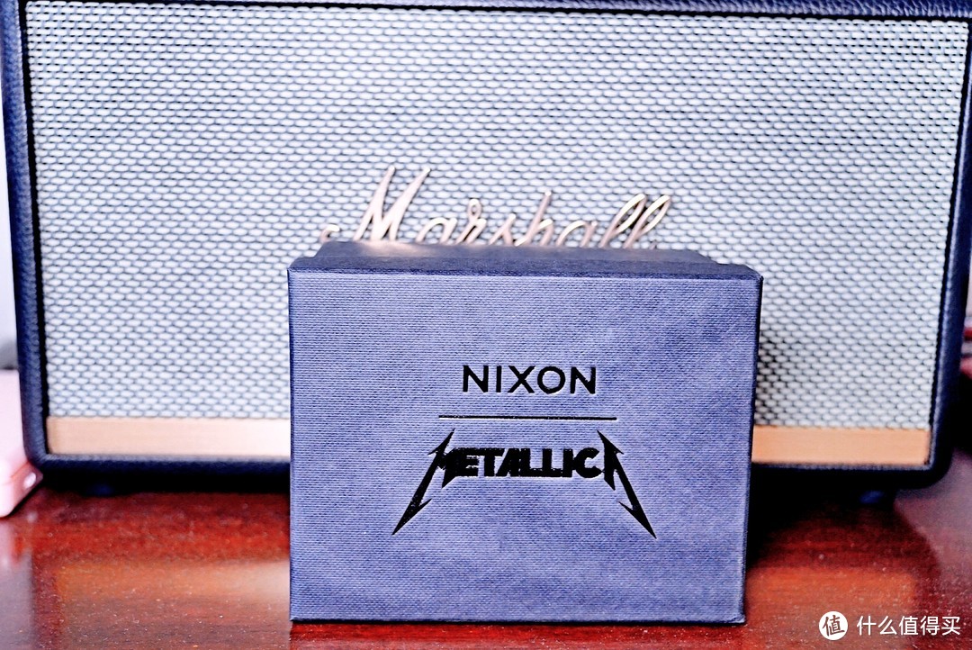 金属党的周边收藏，除了收标，还能收表——Nixon × Metallica腕表