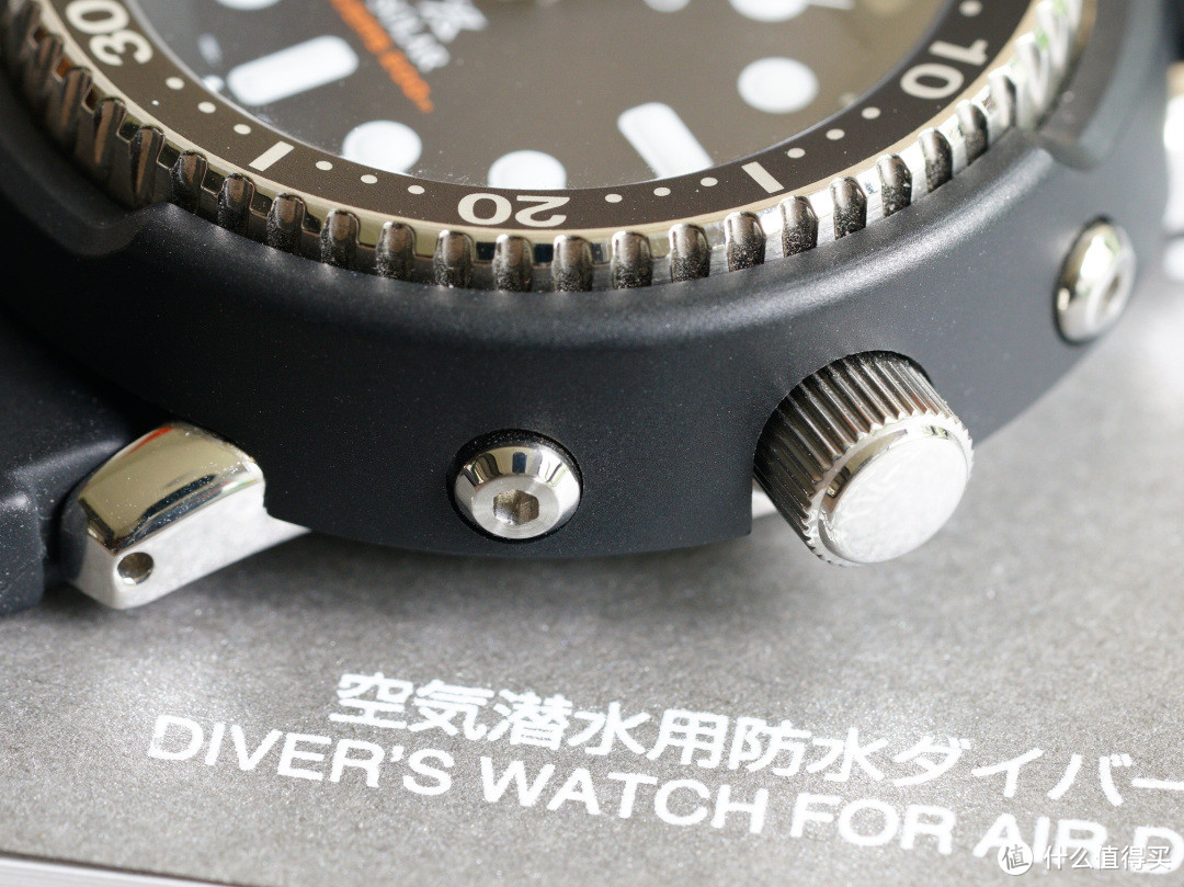 未来战士的最爱——Arnie精工双显罐头SNJ025手表
