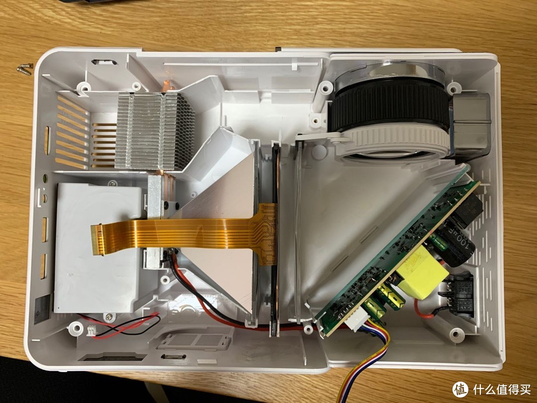 四百不到的国产贴牌投影仪,值得入手么?