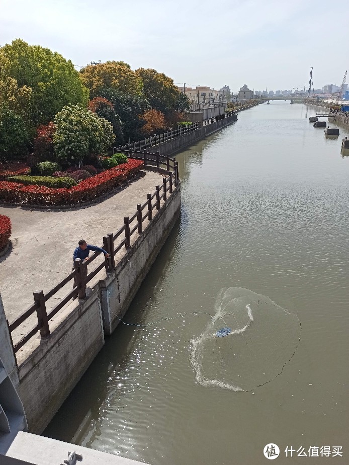 黄浦江河道里面撒网捕鱼（撒鱼网）全记录鱼网撒网手抛网傻瓜渔网捕鱼网捕鱼