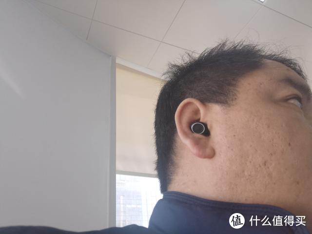 小的只有硬币大小的真无线AbramTek E8评测