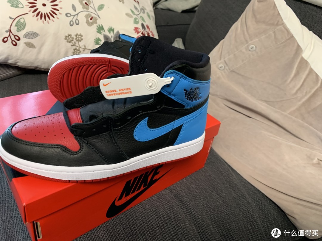 AJ1 反转警灯 Air Jordan 1 WMNS “UNC To Chicago”