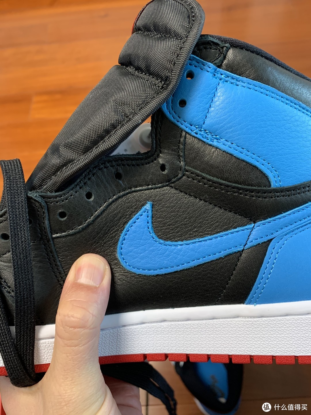 AJ1 反转警灯 Air Jordan 1 WMNS “UNC To Chicago”