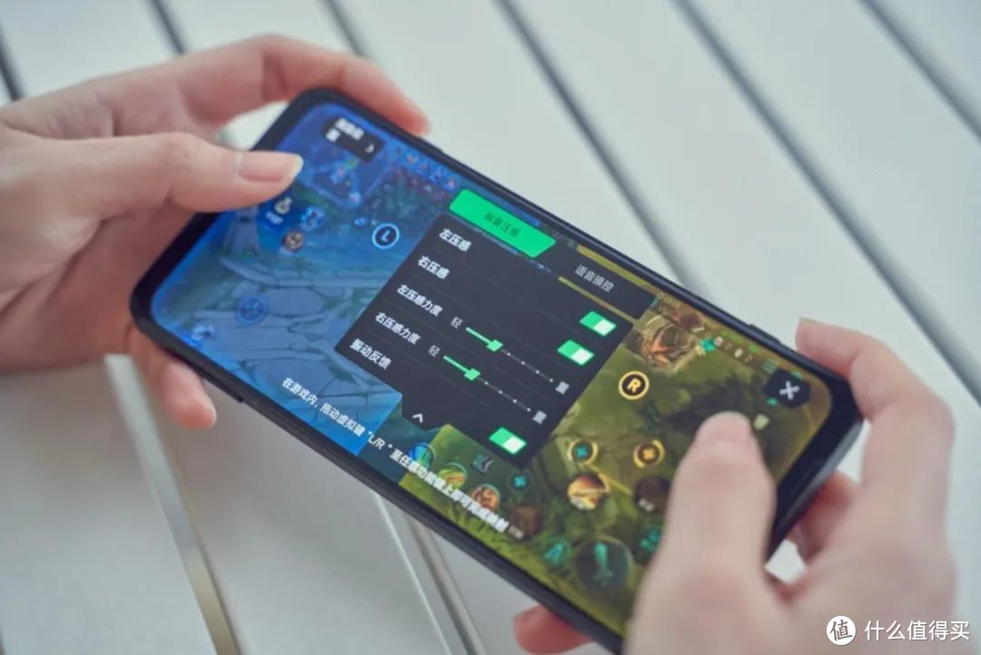 腾讯黑鲨游戏手机3评测：无敌硬件Buff