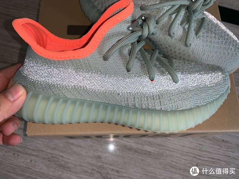 适合夏天的Yeezy 350 Desert Sage 侧透满天星