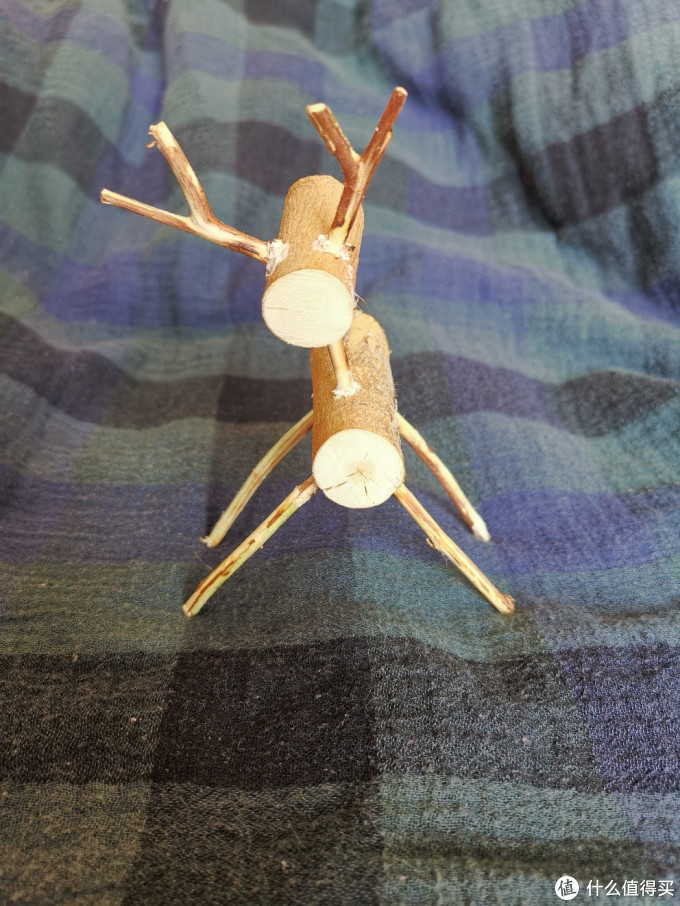 在手工坊曾看到手工木作的小鹿,想来结构简单,自己也试来做一只.