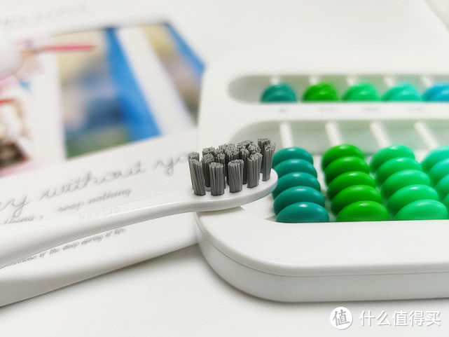 小米有品推出新品电动牙刷，售价249元，还带彩色屏幕