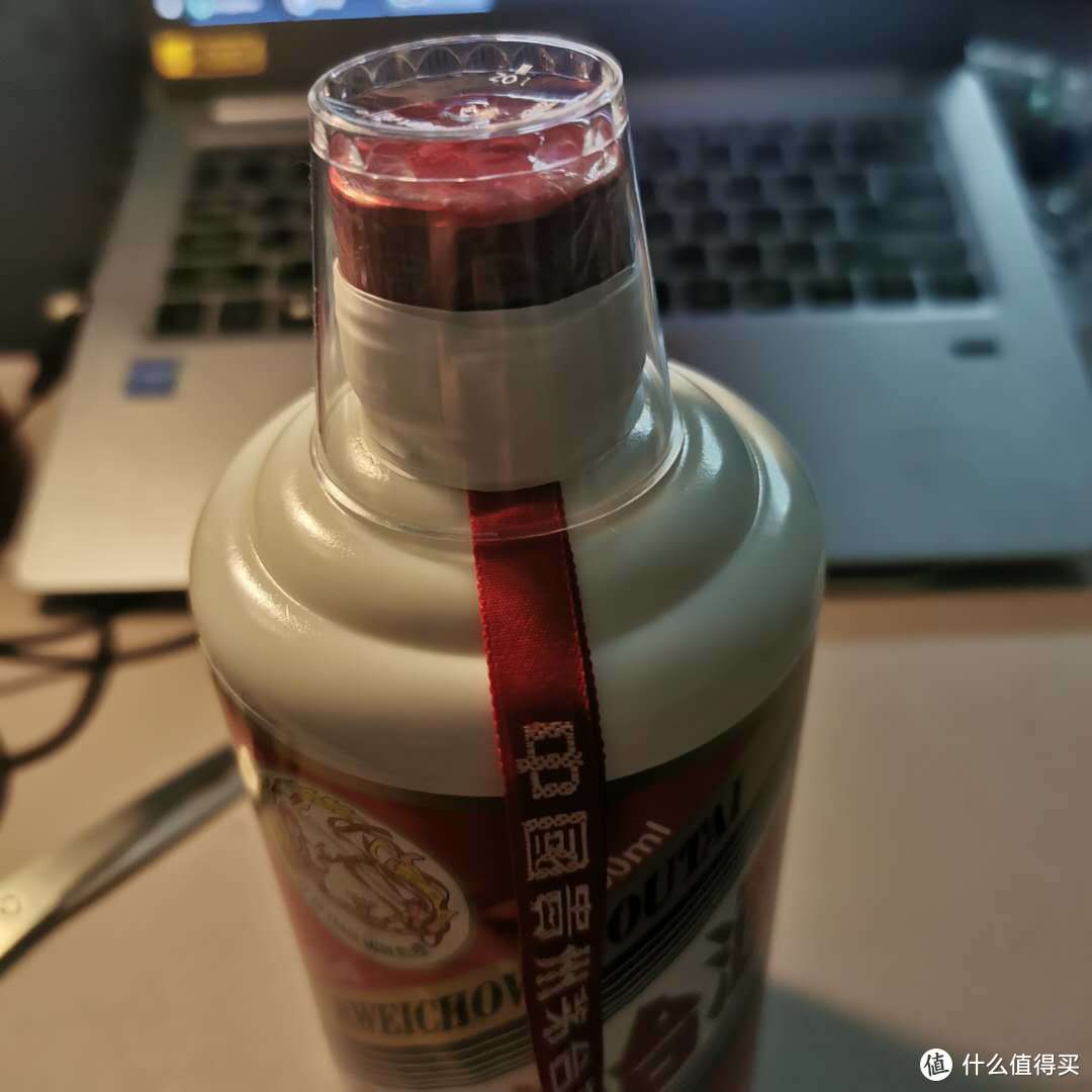 再套一个塑料小杯子，不知道为什么叫航空杯