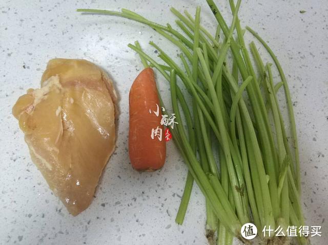 大厨透漏：芹菜炒肉丝如何做到肉丝滑嫩，芹菜爽脆，诀窍在这里！