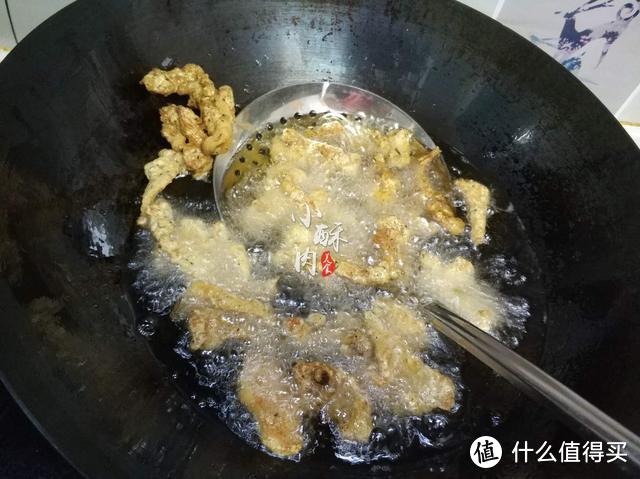 炸酥肉用淀粉还是面粉，很多人选错了，难怪炸出的酥肉不酥还回软