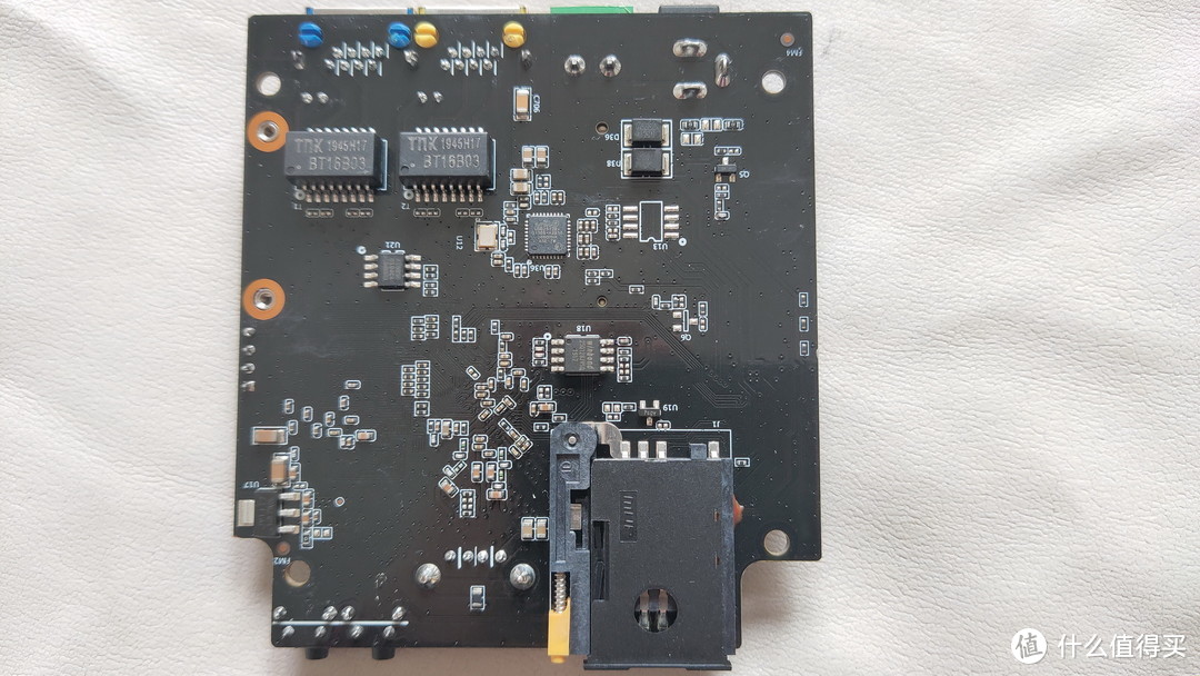 工业级4G无线路由器拆解报告——做工硬核派