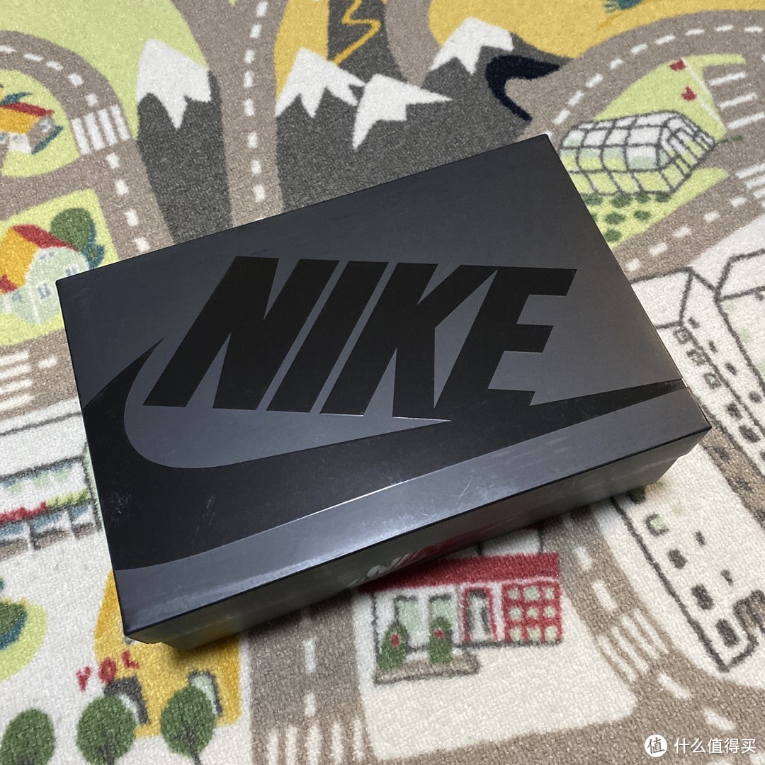 全气垫&骚配色——Nike LeBron X JE Icon QS
