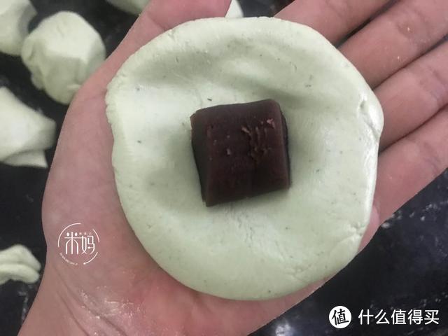 别忘给家人吃这野菜，油绿如玉香甜软糯，回味无穷