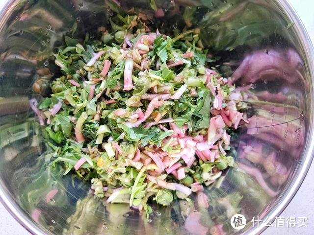 它是农村常见的野菜，吃了能降火，和鸡蛋一起炒，营养清火又美味