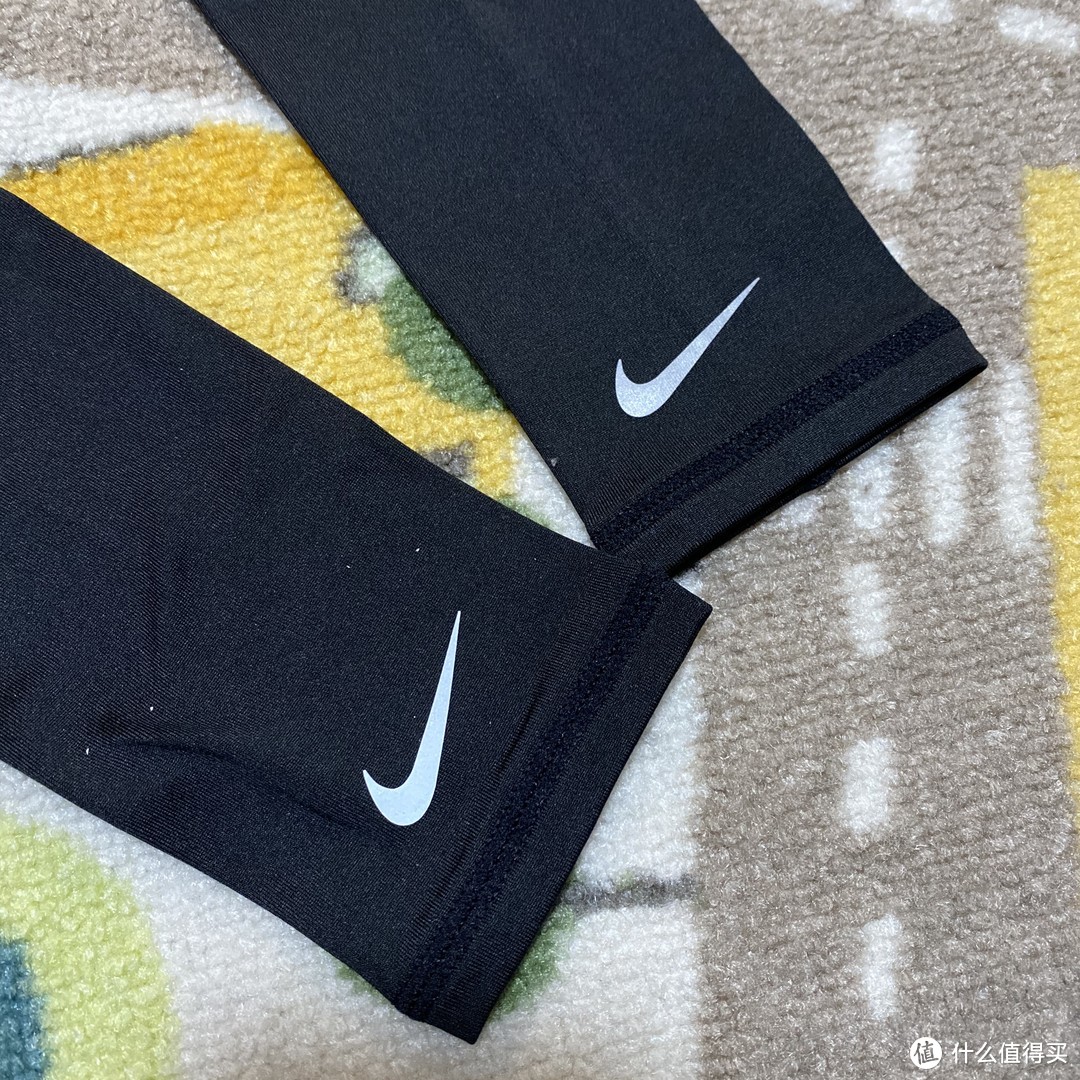 NIKE LIGHTWEIGHT跑步护臂