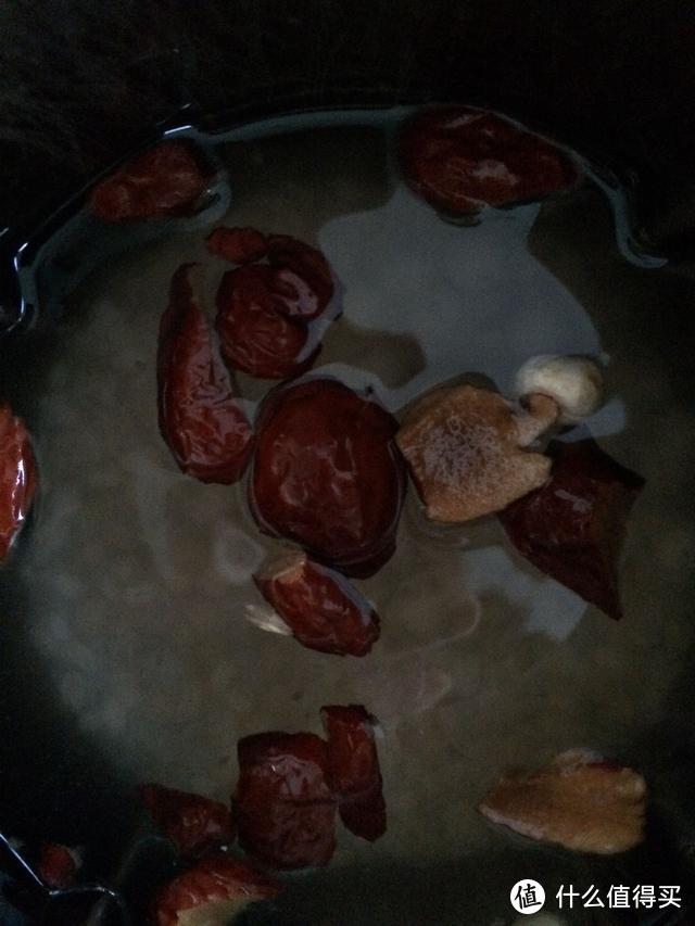 美好的一天开始了，来一碗莲子红枣豆浆唤醒你的胃吧！