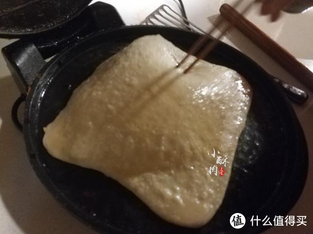 鸡蛋灌饼的鸡蛋是怎么灌进去的，鼓泡最关键就在这一步