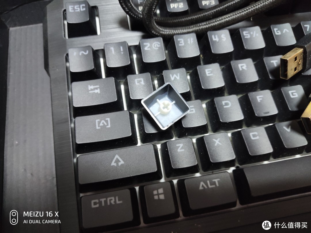 5折券买的斯巴达机械键盘晒单，顺便对比几款段落轴，比比谁才是最脆的那个