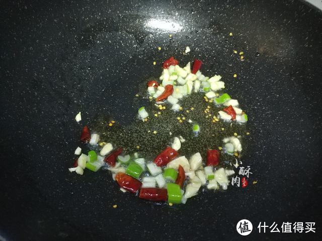 炒小白菜时，不要直接下锅炒，多加这一步，保证小白菜脆嫩不出水