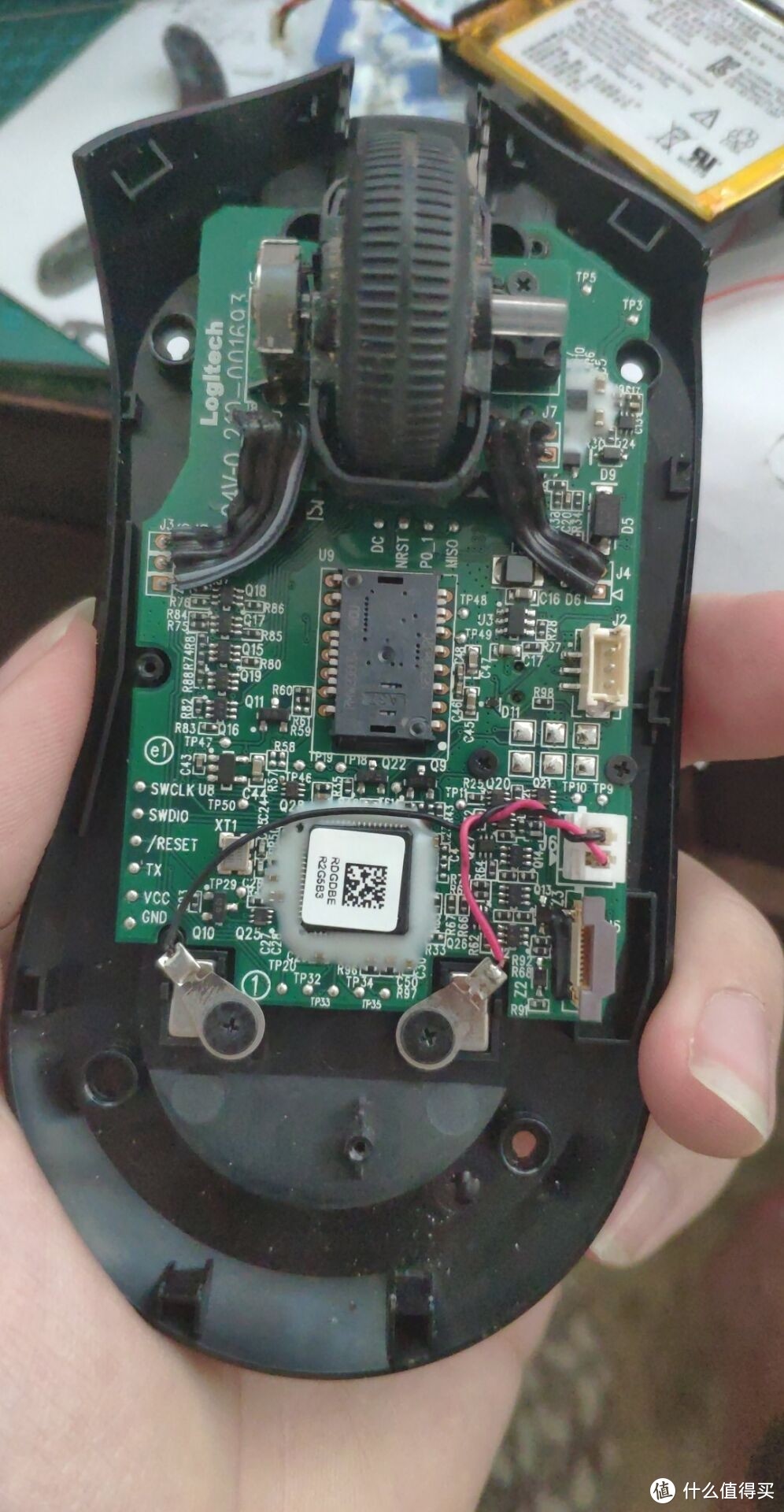 m618拆解图改装第一步肯定是要先拆开两个鼠标,再将403的主板移植到