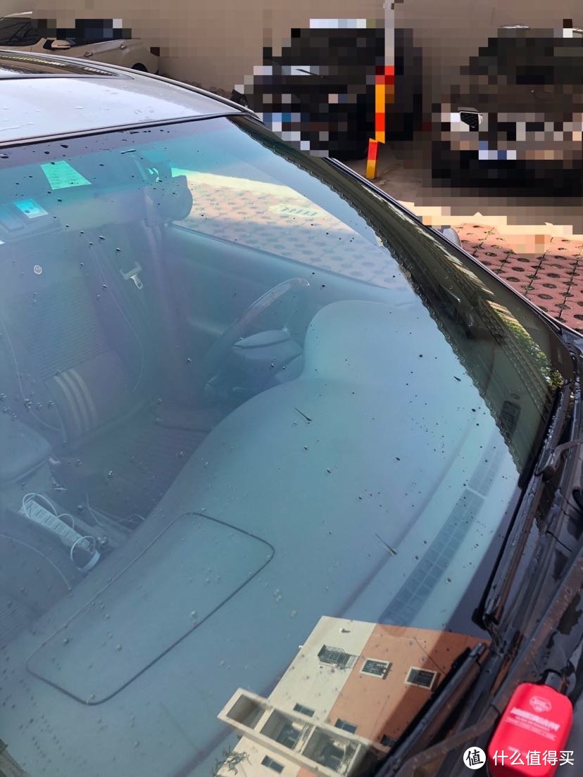 汽车挡风玻璃粘蚊子，最后选择雨敌使用后到底有没有效果