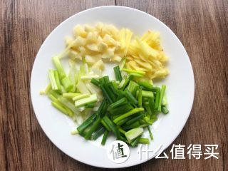 巨好吃的油爆虾，鲜美入味，别错过