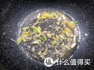 巨好吃的油爆虾，鲜美入味，别错过