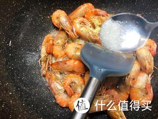 巨好吃的油爆虾，鲜美入味，别错过