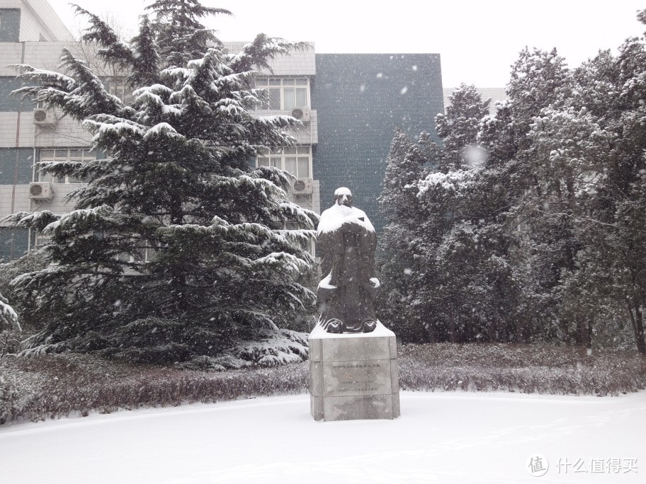 大雪纷飞