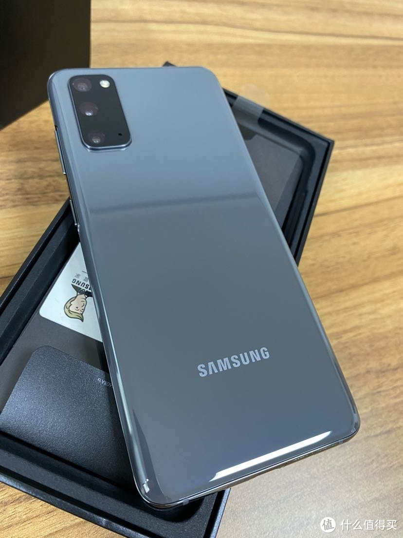拼夕夕的百亿补贴三星s20中杯款开箱简评