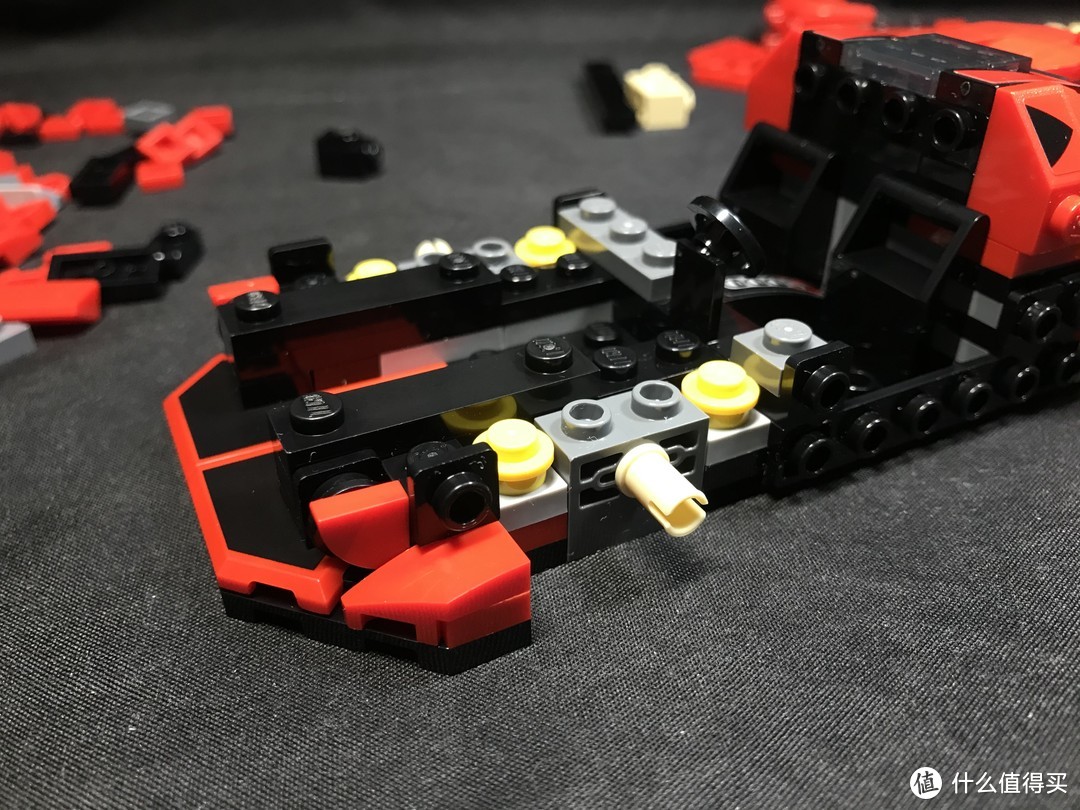 开启8格新时代：LEGO乐高 超级赛车系列 法拉利F8 76895